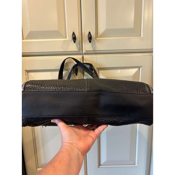 Vince Camuto Large Zani Leather Tote In Black Onyx - Picture 4 of 11